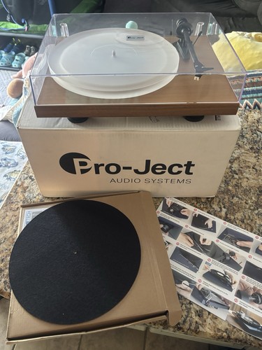 Pro ject debut - debut, carbon